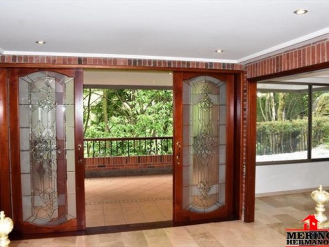 Casa de 5 alcobas en arriendo en El Poblado, Medellín, 250 m² · foto 11 de 24