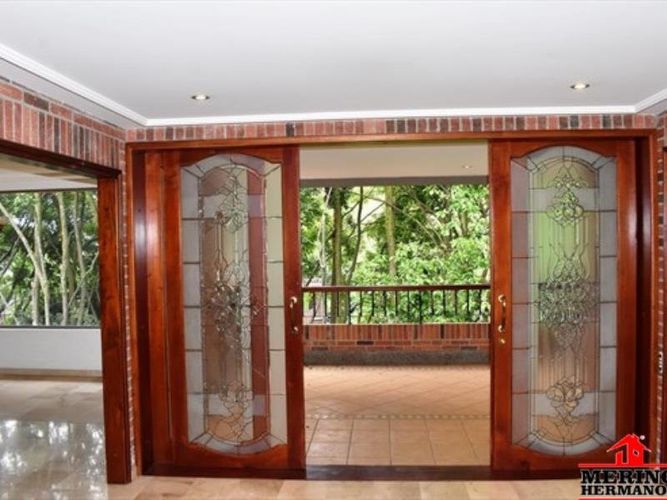 Casa de 5 alcobas en arriendo en El Poblado, Medellín, 250 m² · foto 12 de 24