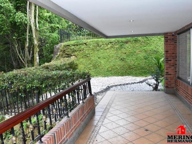Casa de 5 alcobas en arriendo en El Poblado, Medellín, 250 m² · foto 13 de 24