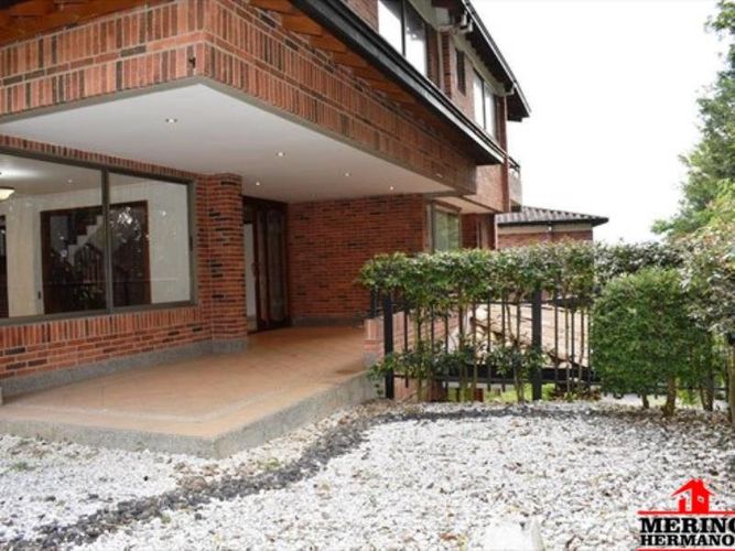 Casa de 5 alcobas en arriendo en El Poblado, Medellín, 250 m² · foto 17 de 24