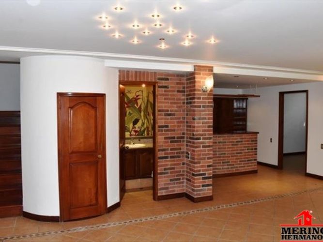 Casa de 5 alcobas en arriendo en El Poblado, Medellín, 250 m² · foto 22 de 24