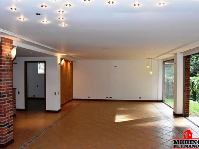 Casa de 5 alcobas en arriendo en El Poblado, Medellín, 250 m² · foto 23 de 24
