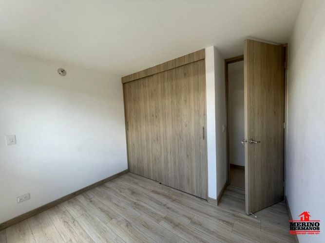 Apartamento de 3 alcobas en venta en Lomitas, La Ceja, 82 m² · foto 9 de 21