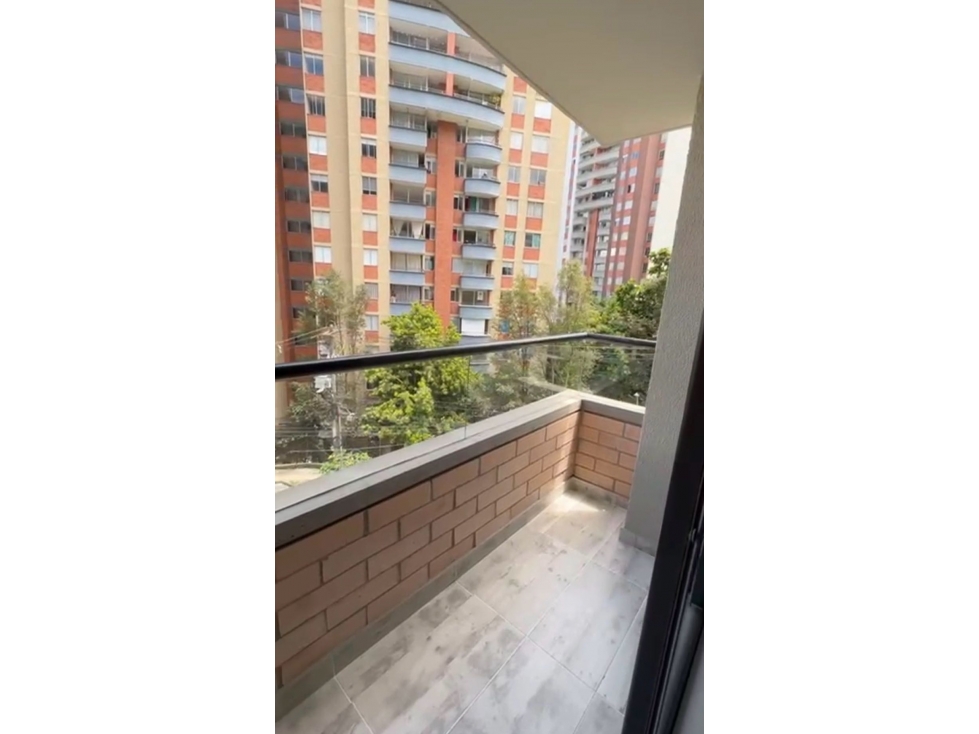 Apartamento en venta en Loma Del Indio, Medellín · foto 2 de 11