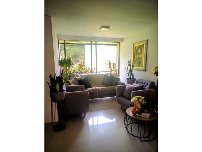 Apartamento de 3 alcobas en venta en Castropol, Medellín, 76 m² · foto 3 de 16