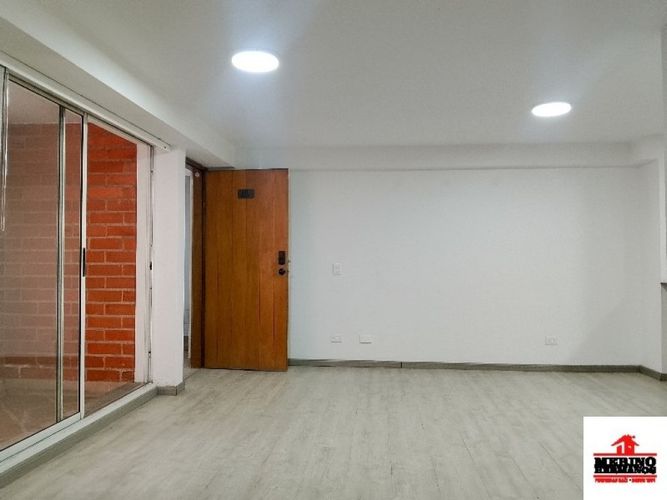 Apartaestudio en arriendo en El Poblado, Medellín, 75 m² · foto 3 de 24