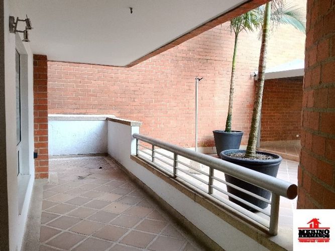Apartaestudio en arriendo en El Poblado, Medellín, 75 m² · foto 6 de 24