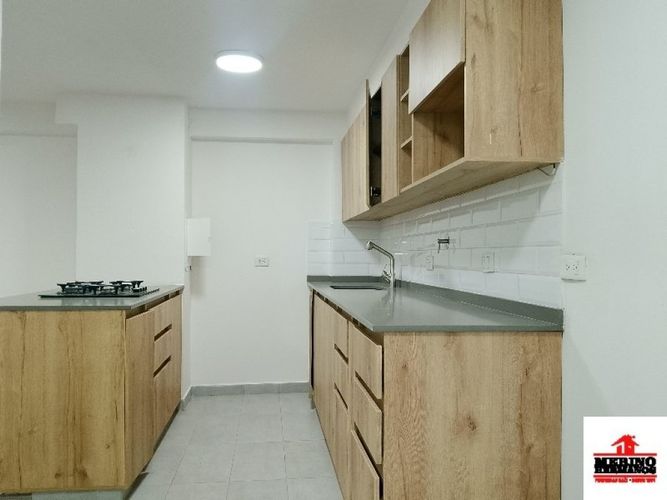 Apartaestudio en arriendo en El Poblado, Medellín, 75 m² · foto 8 de 24