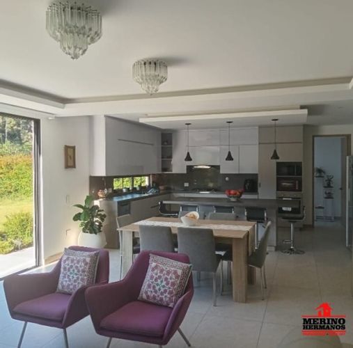 Casa de 3 alcobas en venta en Centro, Rionegro, 230 m² · foto 3 de 24