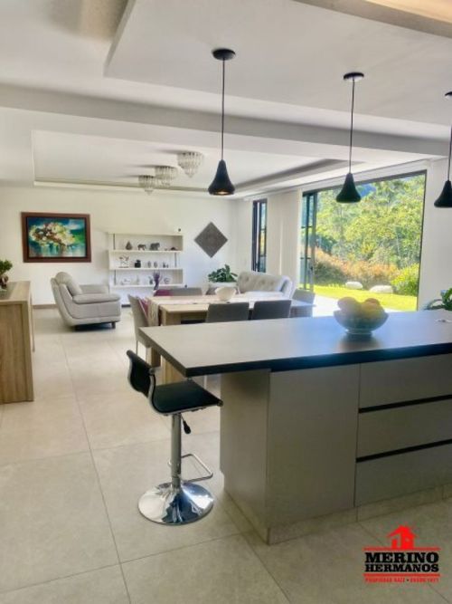 Casa de 3 alcobas en venta en Centro, Rionegro, 230 m² · foto 4 de 24