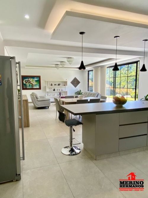 Casa de 3 alcobas en venta en Centro, Rionegro, 230 m² · foto 5 de 24