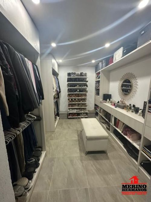Casa de 3 alcobas en venta en El Retiro, 370 m² · foto 17 de 24