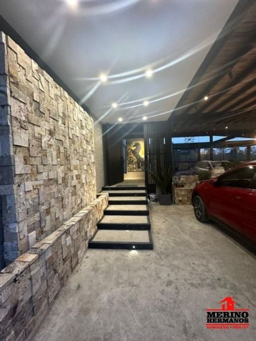 Casa de 3 alcobas en venta en El Retiro, 370 m² · foto 18 de 24