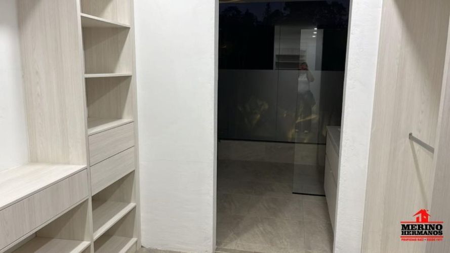 Casa de 3 alcobas en venta en El Retiro, 370 m² · foto 23 de 24