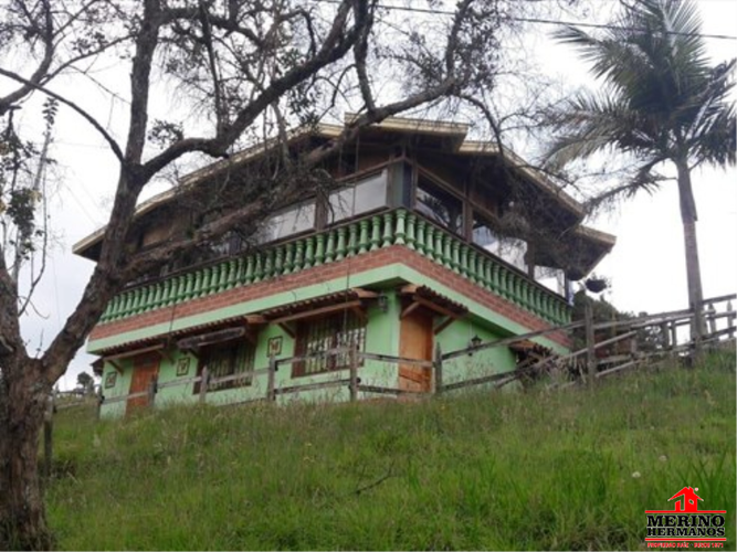 Casa de 4 alcobas en venta en Piedras Blancas, Guarne, 684 m² · foto 6 de 8