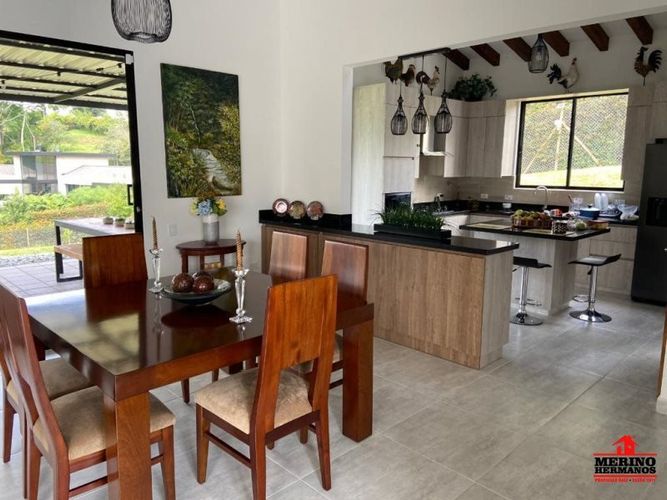 Casa de 3 alcobas en venta en Centro, Rionegro, 330 m² · foto 9 de 13