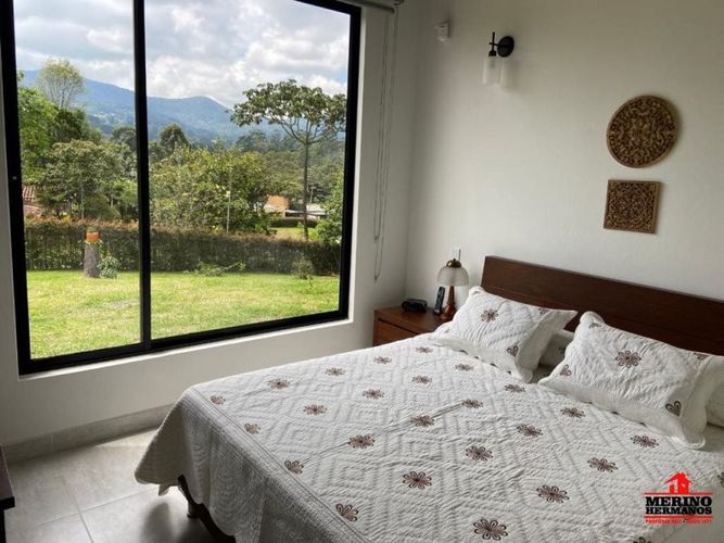 Casa de 3 alcobas en venta en Centro, Rionegro, 330 m² · foto 10 de 13