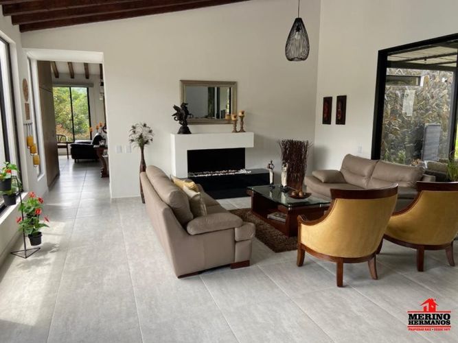 Casa de 3 alcobas en venta en Centro, Rionegro, 330 m² · foto 11 de 13