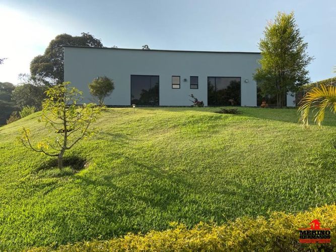 Casa de 3 alcobas en venta en Centro, Rionegro, 330 m² · foto 12 de 13