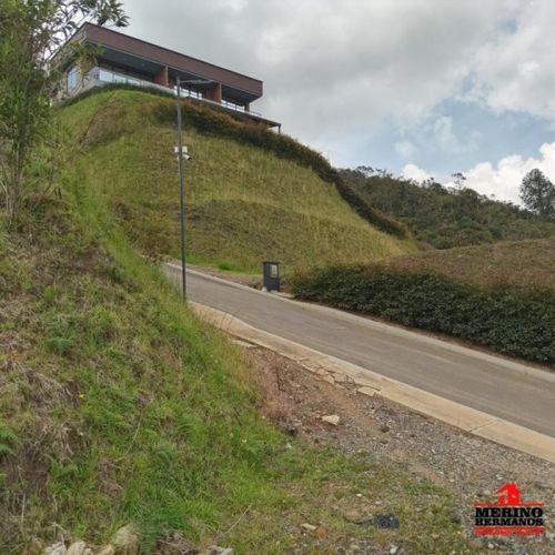 Lote en venta en La Clara, Guarne, 2313 m² · foto 8 de 24