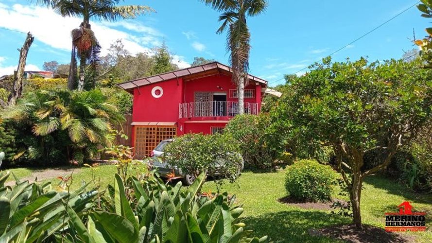 Casa de 3 alcobas en venta en Centro, Rionegro, 400 m² · foto 2 de 24