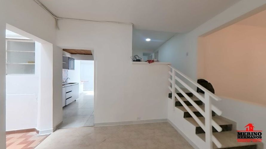 Casa de 2 alcobas en venta en Lorena, Medellín, 128 m² · foto 4 de 23