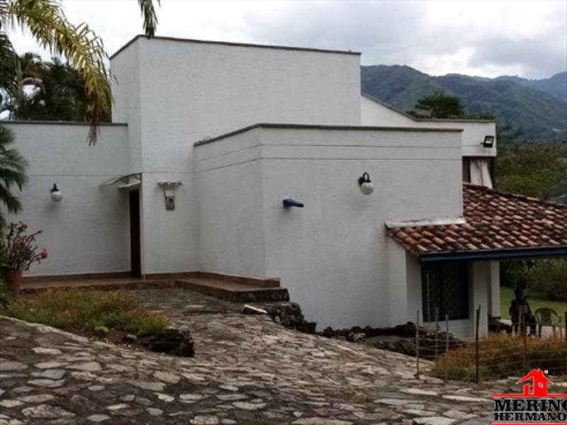 5BR Country House in Centro (280 m²) for Sale - 2