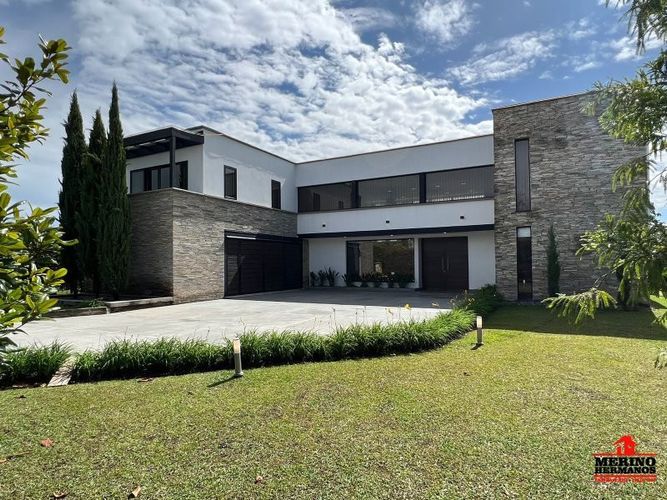 Casa de 5 alcobas en venta en Centro, Rionegro, 600 m² · foto 2 de 24