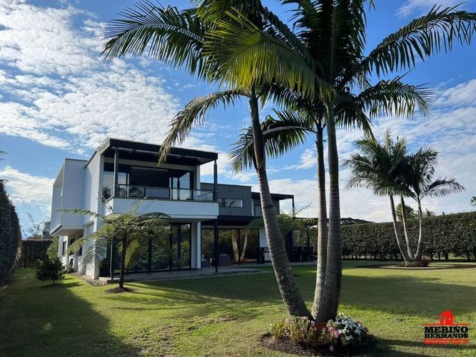 Casa de 5 alcobas en venta en Centro, Rionegro, 600 m² · foto 3 de 24