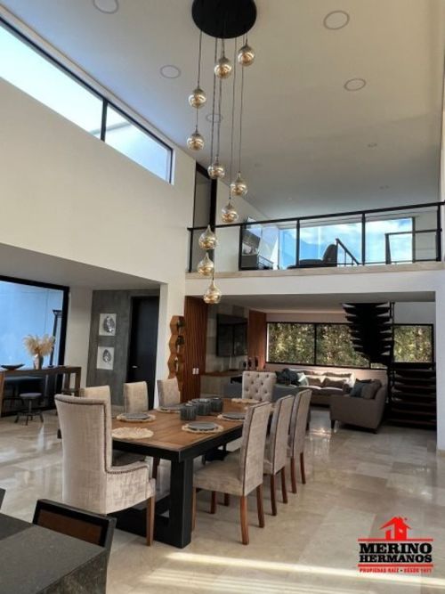Casa de 5 alcobas en venta en Centro, Rionegro, 600 m² · foto 5 de 24