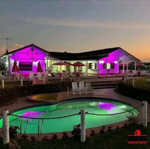Casa de 3 alcobas en venta en Centro, Rionegro, 280 m² · foto 4 de 22
