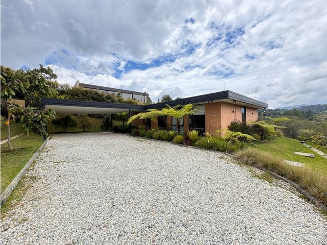 Casa de 4 alcobas en venta en Pantanillo, El Retiro, 300 m² · foto 2 de 24