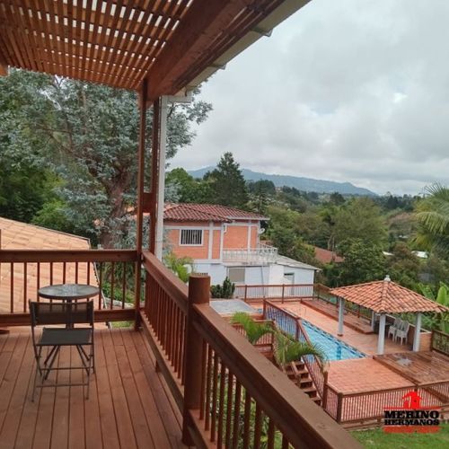 Casa de 6 alcobas en venta en Centro, Rionegro, 400 m² · foto 11 de 24