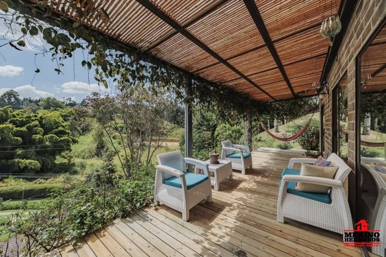 Casa de 5 alcobas en venta en La Clara, Guarne, 240 m² · foto 8 de 24