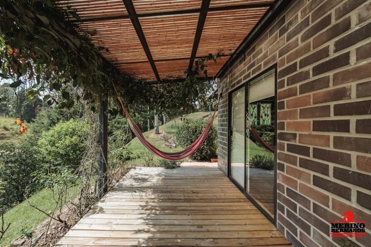 Casa de 5 alcobas en venta en La Clara, Guarne, 240 m² · foto 10 de 24