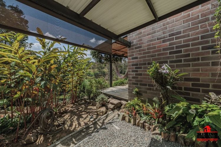 Casa de 5 alcobas en venta en La Clara, Guarne, 240 m² · foto 11 de 24