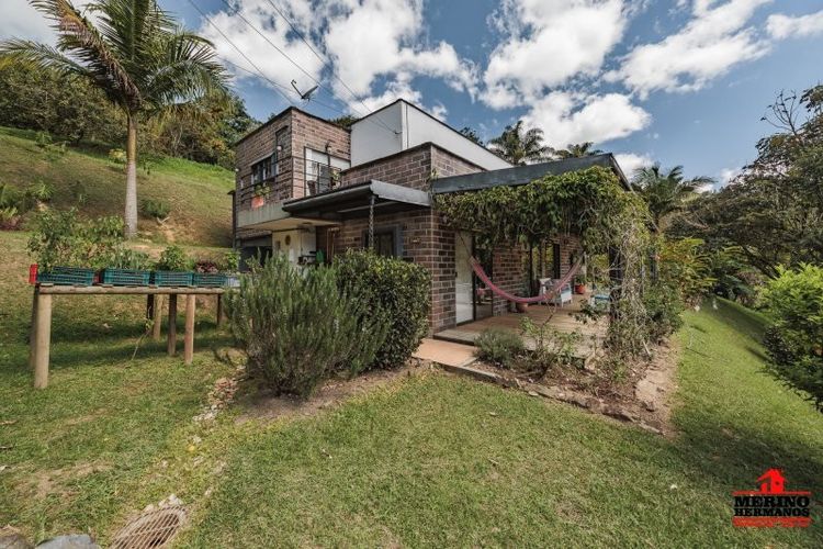 Casa de 5 alcobas en venta en La Clara, Guarne, 240 m² · foto 16 de 24