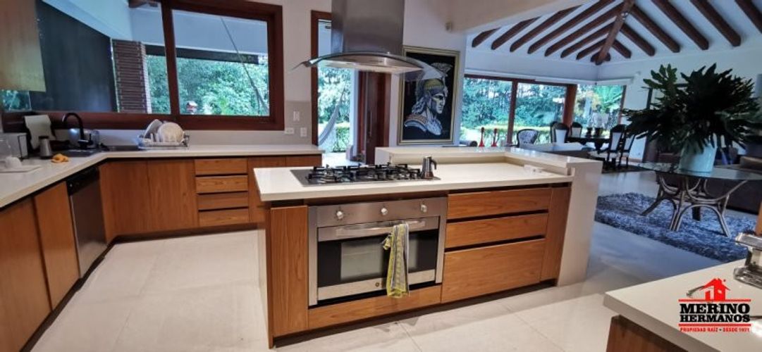 Casa de 3 alcobas en venta en Centro, Rionegro, 350 m² · foto 7 de 24