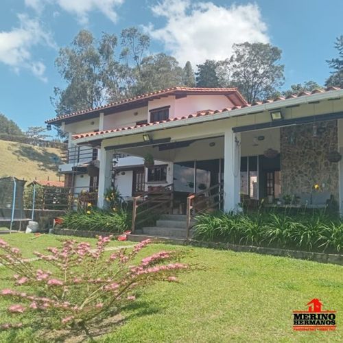 Casa de 4 alcobas en venta en Llanadas, Marinilla, 270 m² · foto 2 de 24