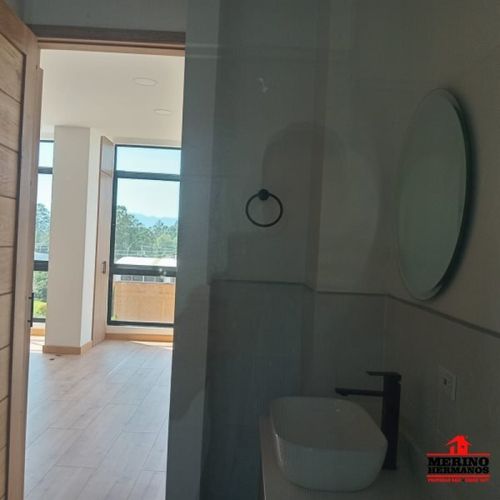 Edificio en venta en Centro, Rionegro, 850 m² · foto 19 de 24