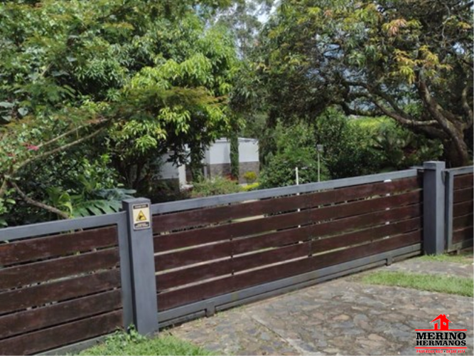 Casa de 4 alcobas en venta en Simon Bolivar Sb (Centro), Copacabana, 300 m² · foto 3 de 24