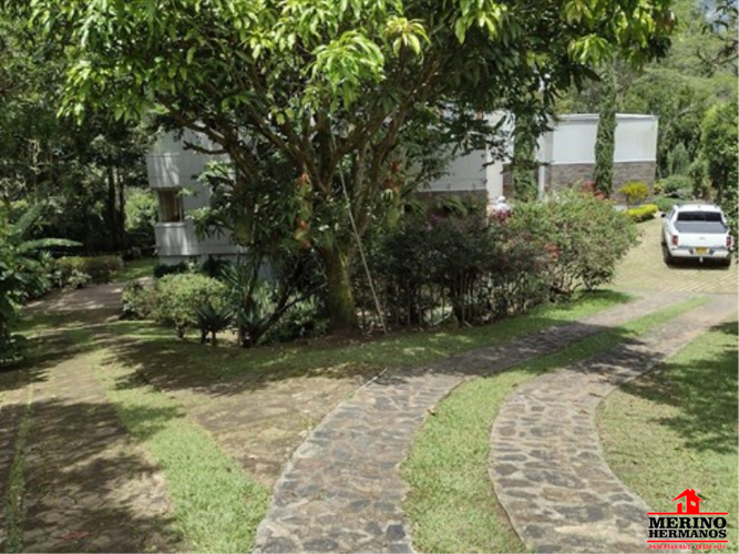 Casa de 4 alcobas en venta en Simon Bolivar Sb (Centro), Copacabana, 300 m² · foto 4 de 24