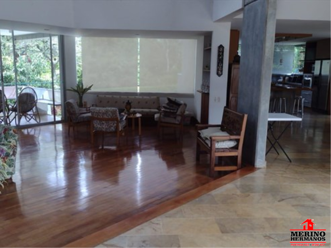 Casa de 4 alcobas en venta en Simon Bolivar Sb (Centro), Copacabana, 300 m² · foto 5 de 24
