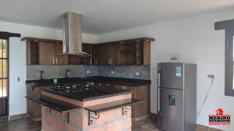 Casa de 4 alcobas en venta en Guarne, 500 m² · foto 11 de 24