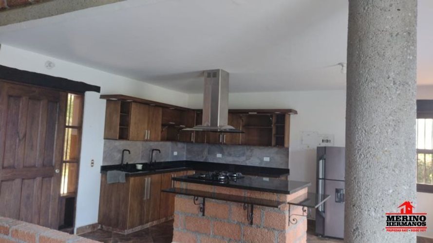 Casa de 4 alcobas en venta en Guarne, 500 m² · foto 12 de 24