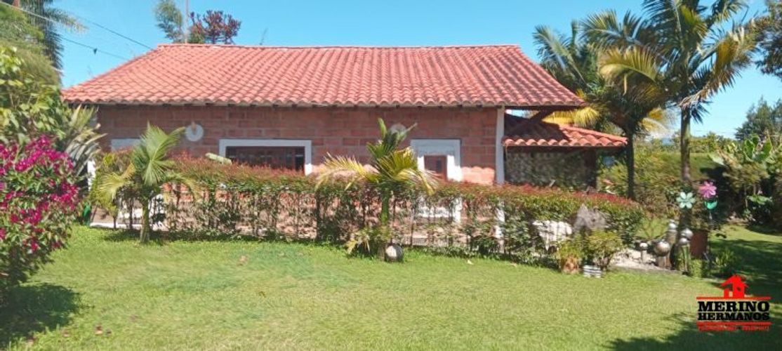 Casa de 5 alcobas en venta en Centro, Rionegro, 340 m² · foto 2 de 24