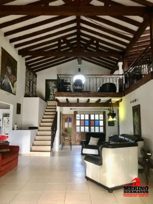 Casa de 5 alcobas en venta en Centro, Rionegro, 340 m² · foto 9 de 24