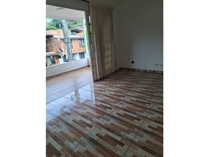 Casa de 4 alcobas en venta en Las Mercedes, Jamundí, 240 m² · foto 5 de 12