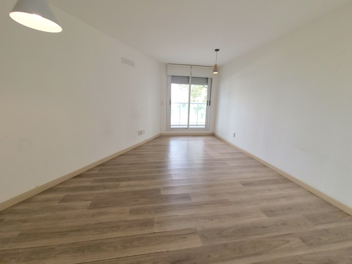 Apartamento En Alquiler, 2 Dormitorios, Terraza, Tres Cruces · Foto 4