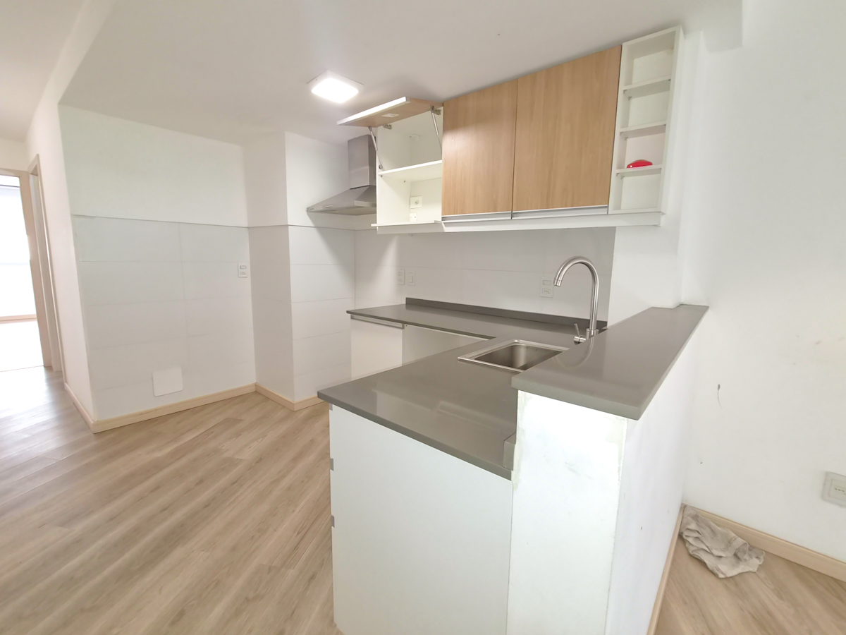 Apartamento En Alquiler, 2 Dormitorios, Terraza, Tres Cruces · Foto 6